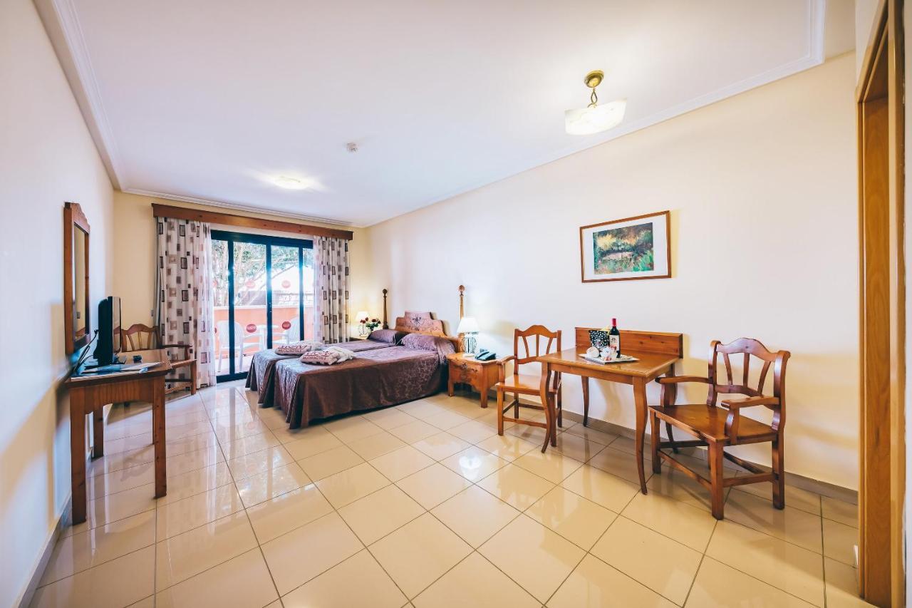 Grand Muthu Golf Plaza Hotel & Spa San Miguel de Abona Exterior photo A typical hotel room