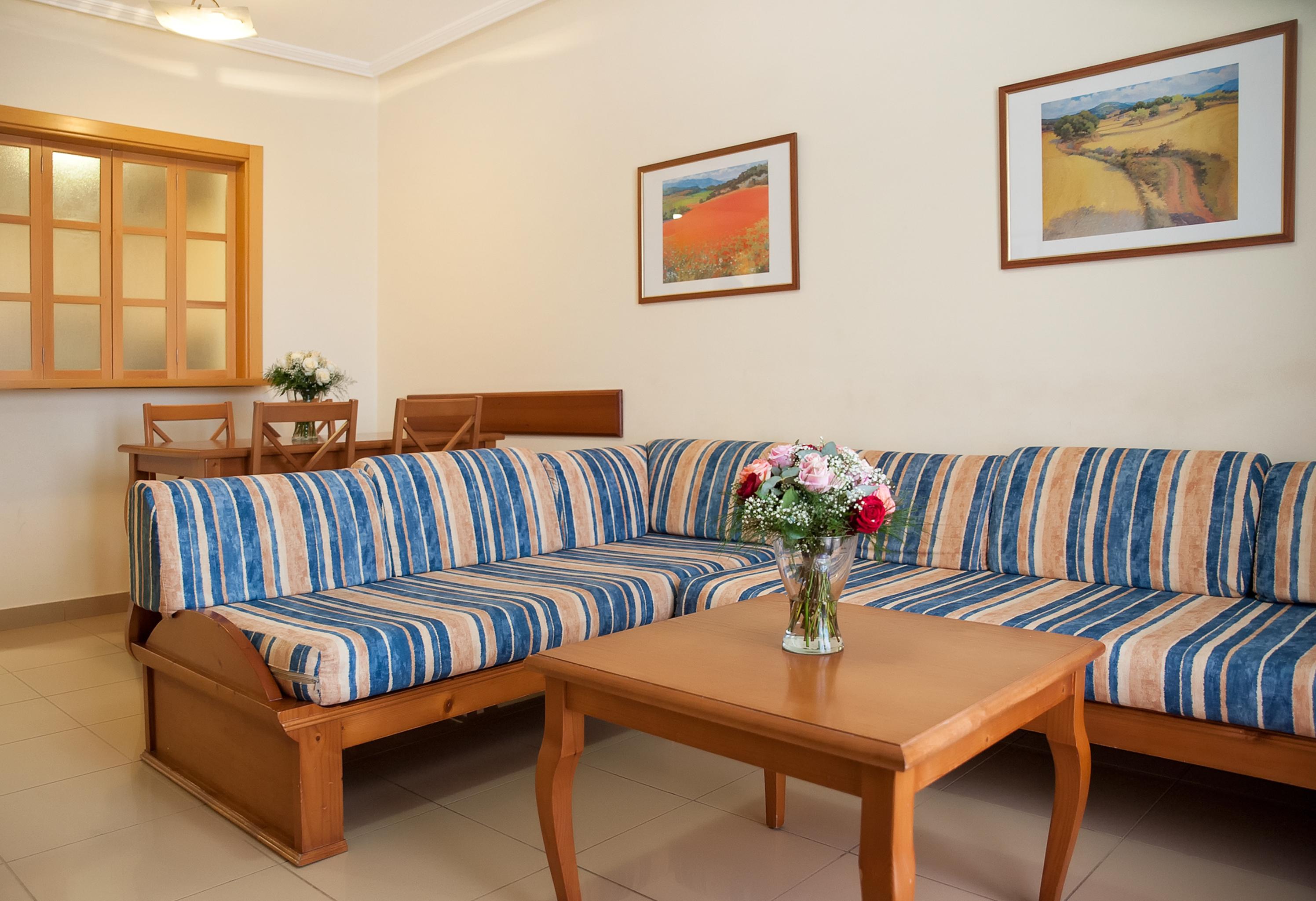 Grand Muthu Golf Plaza Hotel & Spa San Miguel de Abona Exterior photo A living room