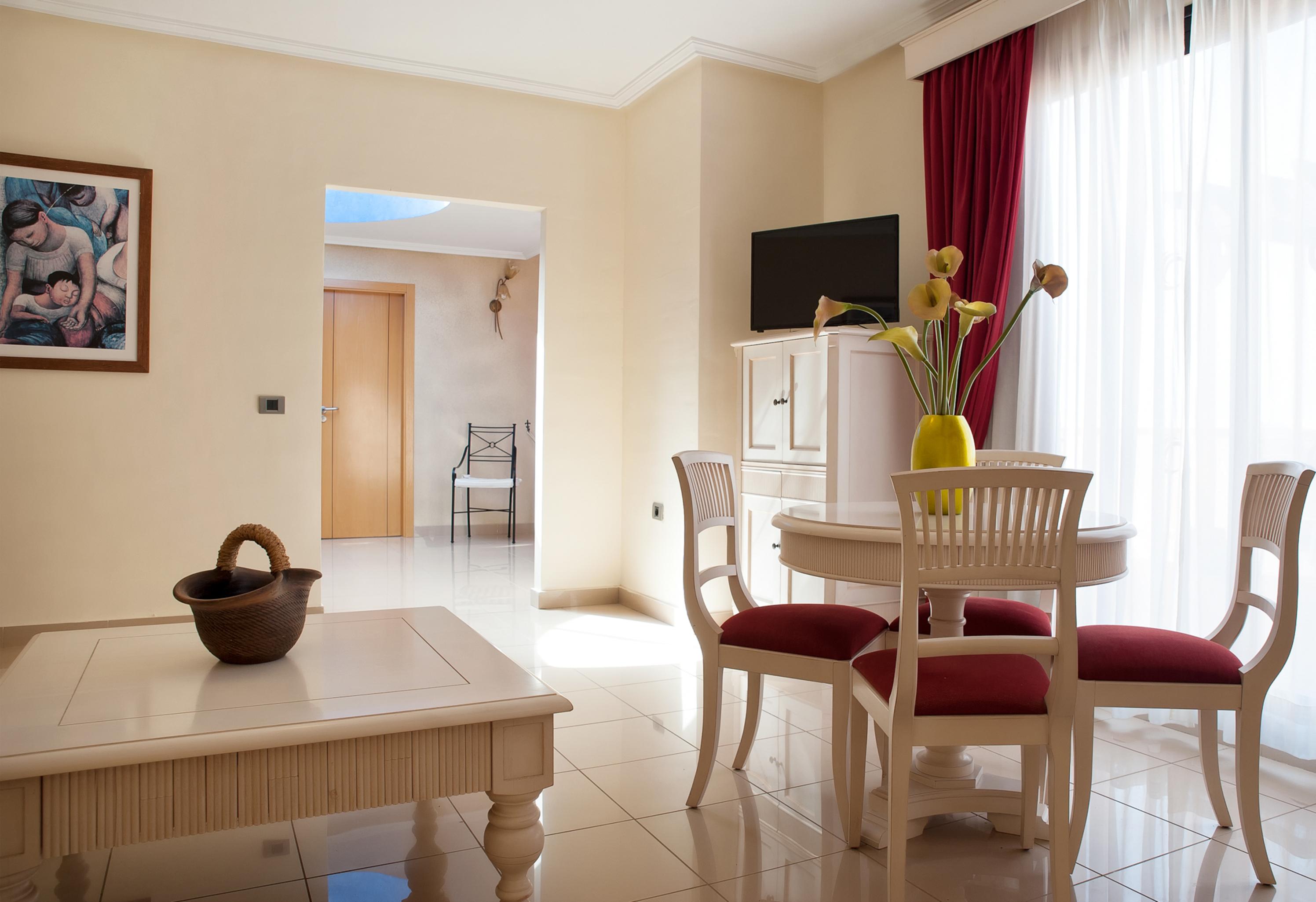 Grand Muthu Golf Plaza Hotel & Spa San Miguel de Abona Exterior photo A typical hotel room