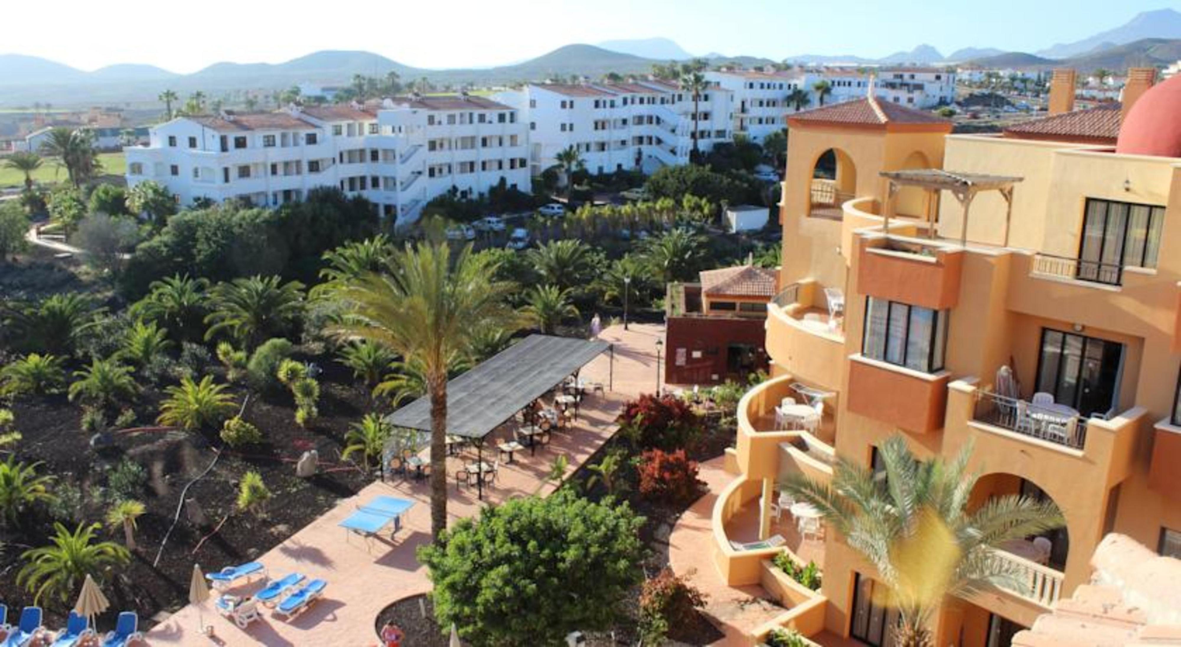 Grand Muthu Golf Plaza Hotel & Spa San Miguel de Abona Exterior photo Hotels in Magaluf
