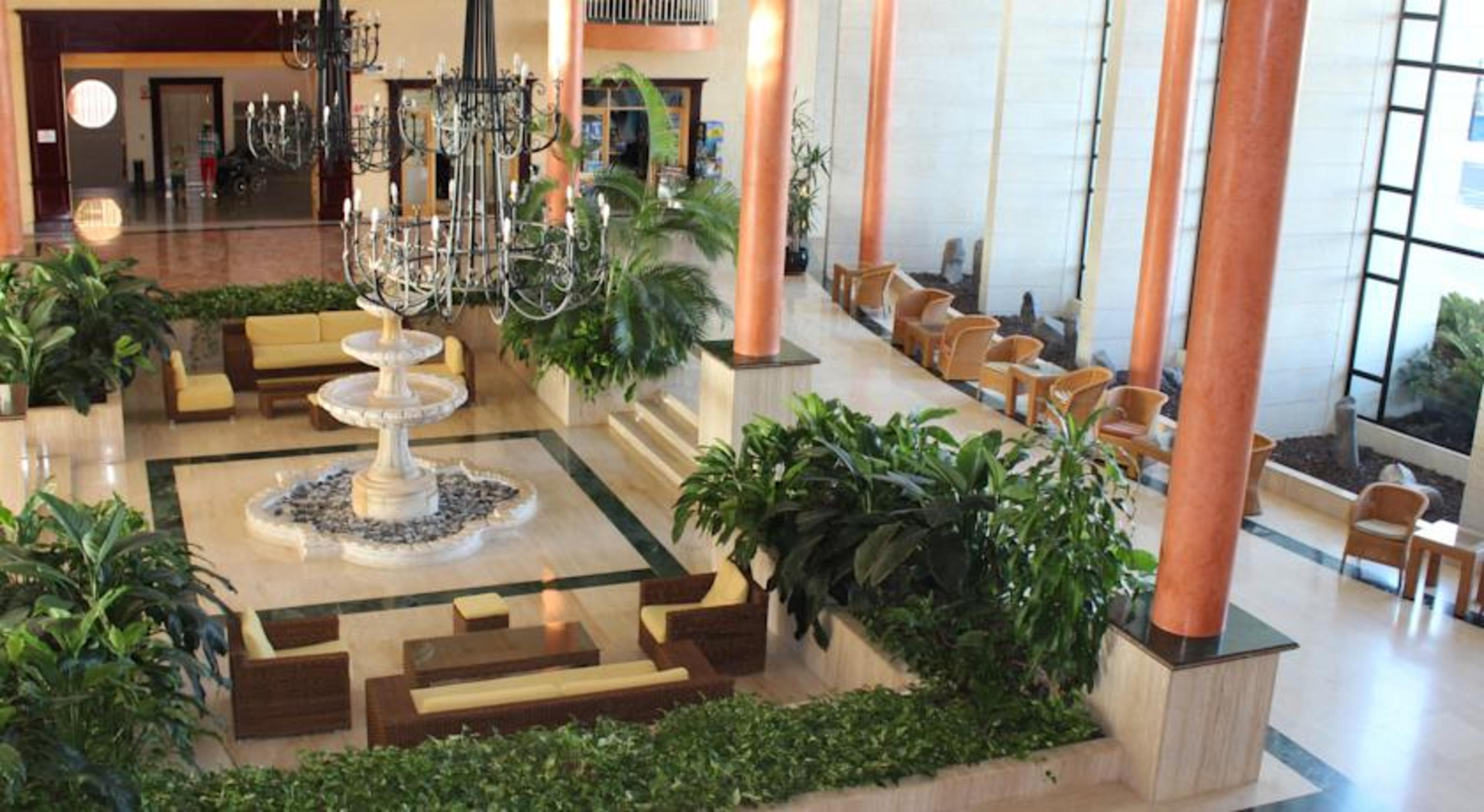 Grand Muthu Golf Plaza Hotel & Spa San Miguel de Abona Exterior photo Interior of the hotel