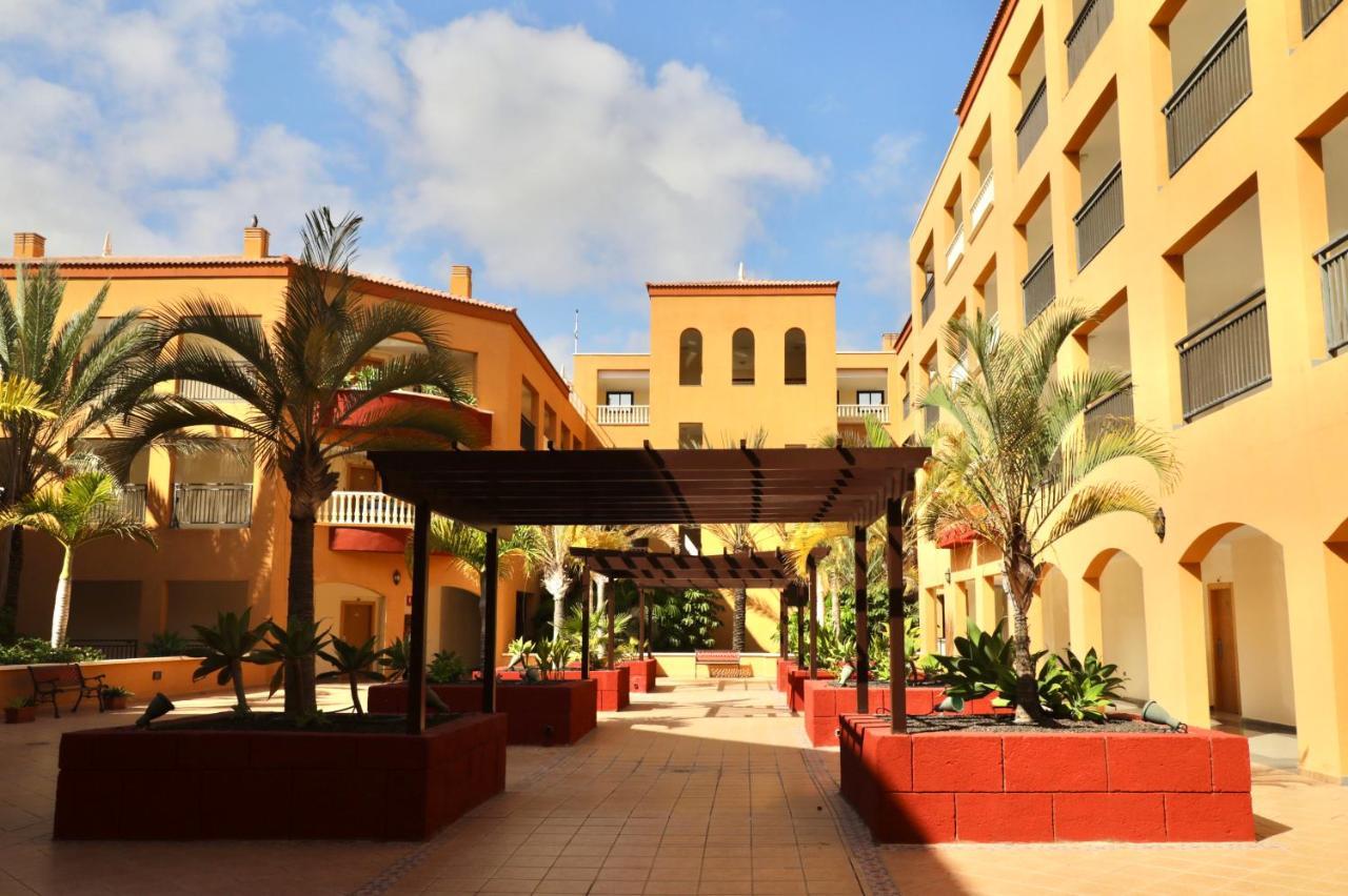 Grand Muthu Golf Plaza Hotel & Spa San Miguel de Abona Exterior photo The University of La Rioja