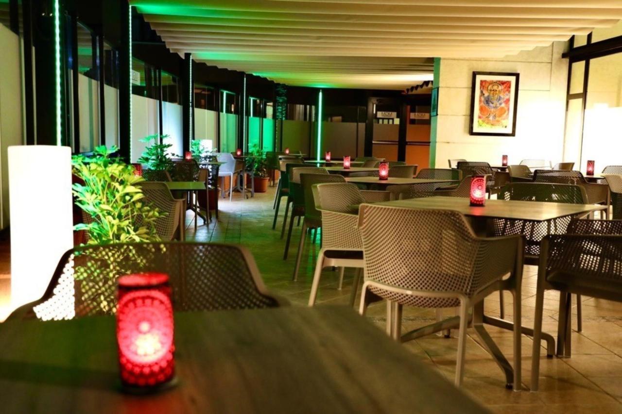 Grand Muthu Golf Plaza Hotel & Spa San Miguel de Abona Exterior photo The restaurant at the top of the hotel