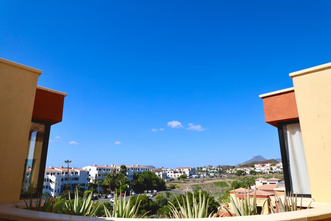 Grand Muthu Golf Plaza Hotel & Spa San Miguel de Abona Exterior photo View of the town of Arona