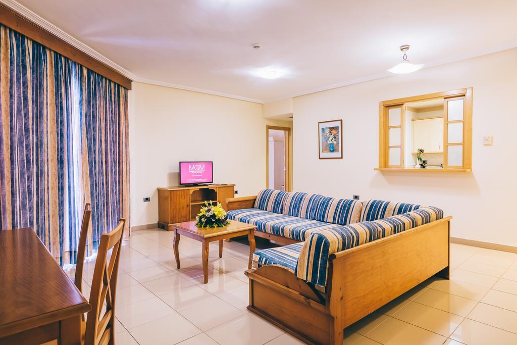 Grand Muthu Golf Plaza Hotel & Spa San Miguel de Abona Exterior photo Living room