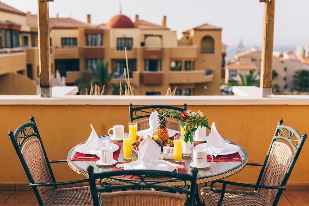 Grand Muthu Golf Plaza Hotel & Spa San Miguel de Abona Exterior photo A breakfast table